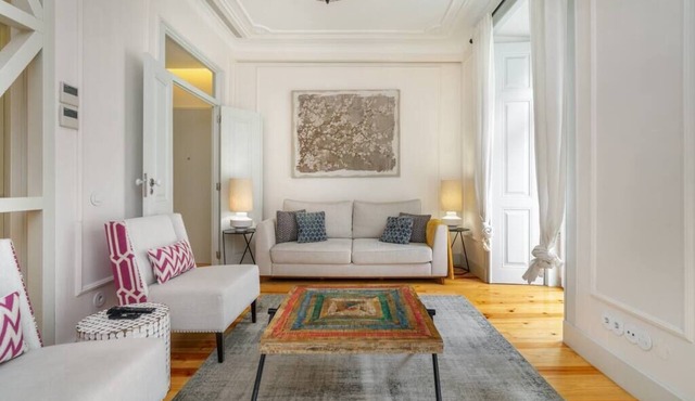 Elegant Flat in Prime Lisbon Location