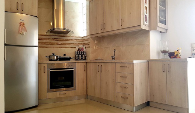 Emmanouil airport beach apartment in Karteros