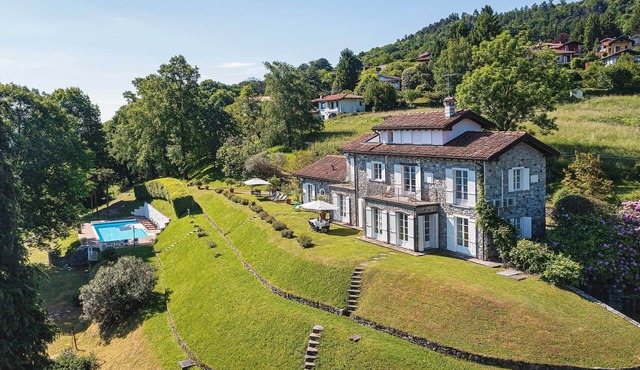 Enchanting and sunny villa with pool & breathtaking views! -Villa Poggio al Lago