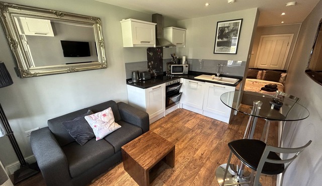 Enfield Studio Guest Suite