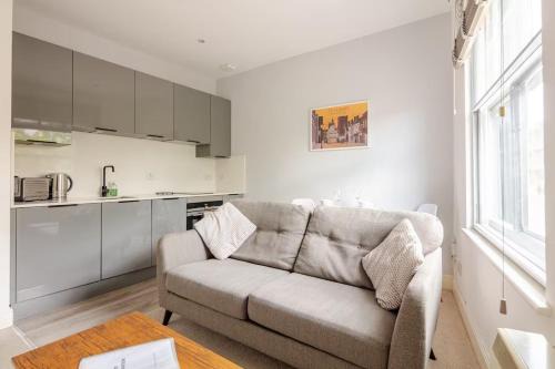 Entire 1 Bed Central Flat - St Albans