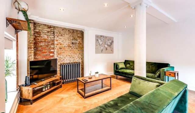 Entire 3 Bedroom House Contractors Families Relocators