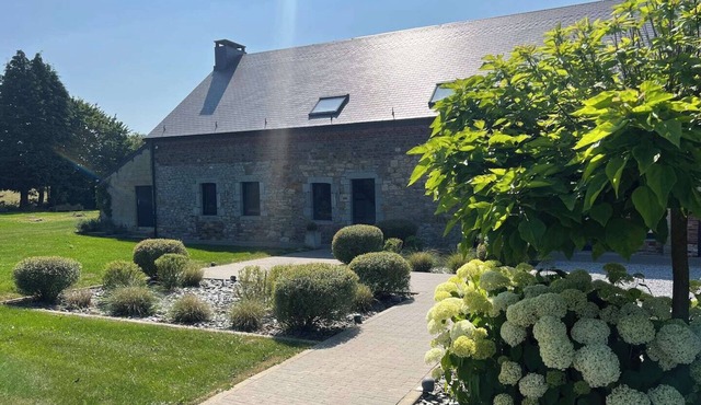 Exceptional villa with rural charm. Jacuzzi, pétanque court, nature, peace and quiet.