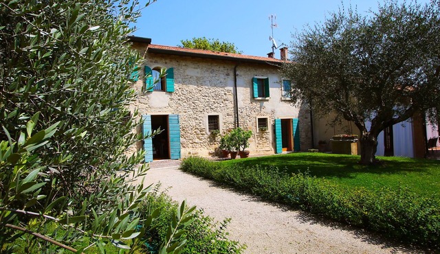 Exclusive villa among the vineyards of Peschiera del Garda