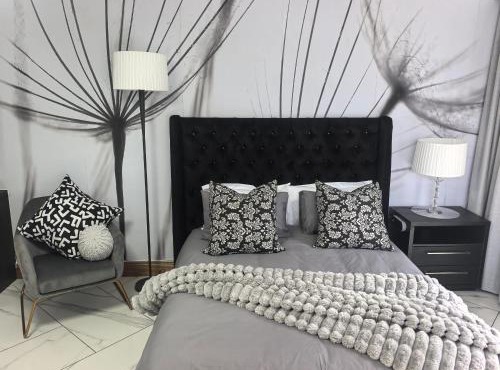 Executive Studio Waterkloof Glen