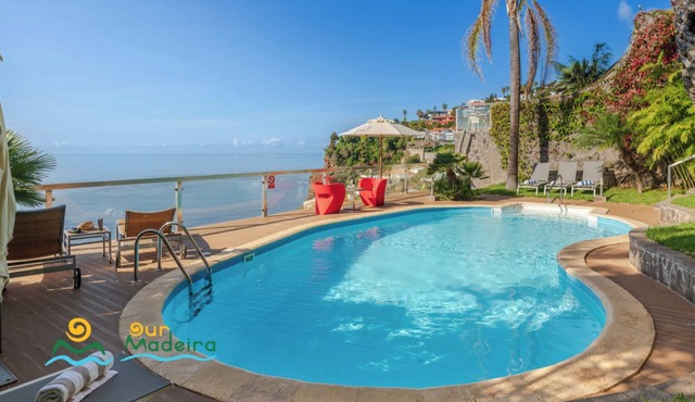 Fabulous cliff-face villa, sea-view | Vista Grande