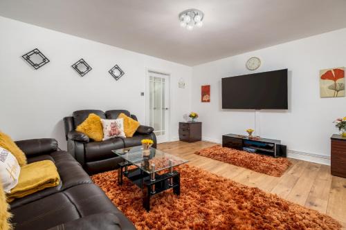 Family Friendly, Cosy 3 bed Home - Pass the Keys