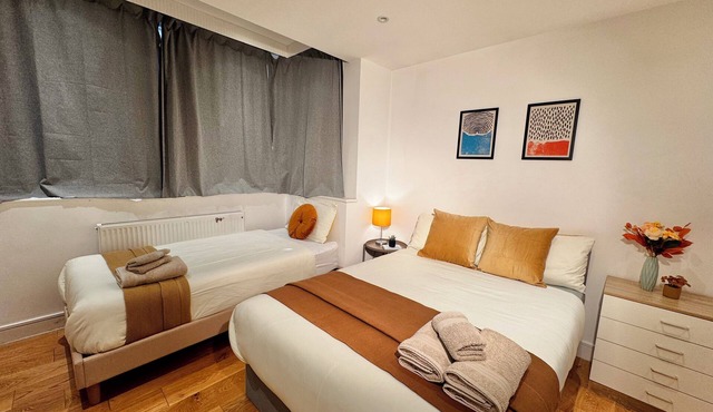 Family-Friendly En-suite 30min to Central London