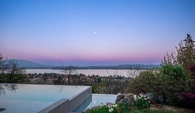 Family friendly Italian Lakes holiday rental with pool