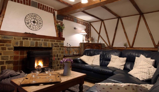 Family House with Large Garden & Games Room near Bambois Lake