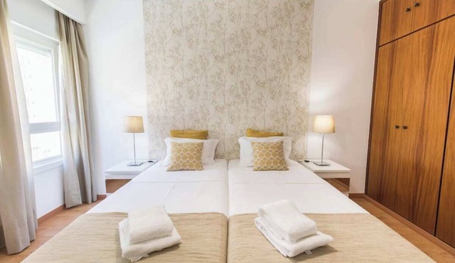 Fantastic apartment with lots of light, in a quiet area, 200m from the metro.