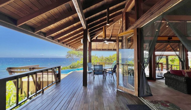 Far Tortuga @ First Bight, Roatan