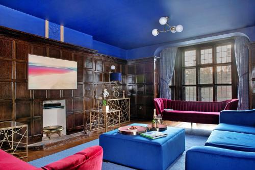 Finest Retreats - Castle House Nottingham - Luxurious Hot Tub Stay