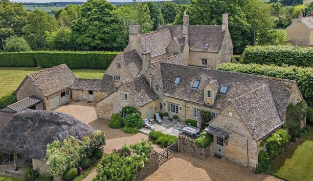 Finstock Manor, a Grade II* listed retreat in the Heart of The Cotswolds.