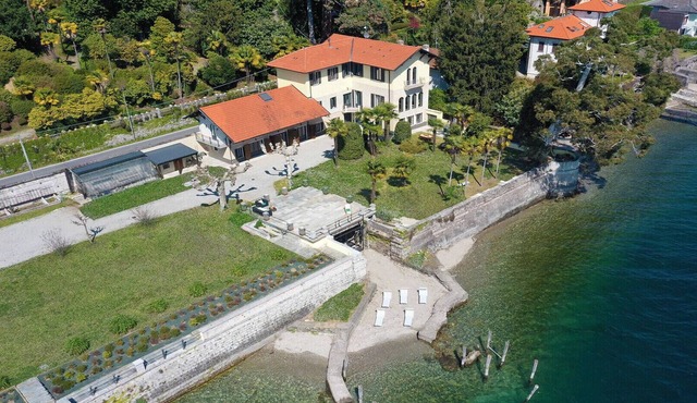 Fiorina charming villa with private beach