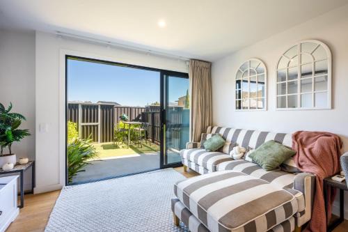 Flexible Bed Options, Private Back Yard, Car Park