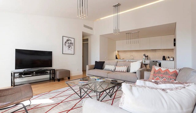 FLH Mouraria Art Apartment with Pool