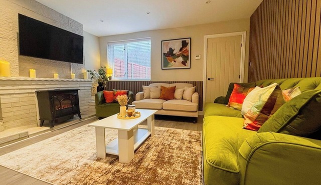 Forest Inspired Home! Near M1 and Superb Locations