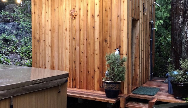 Forest Sweet Retreat; Hot Tub & Sauna, Dog Friendly, 12.5 Kw/hr EV Charger