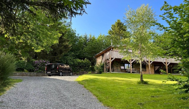 Forestside Escape near Lake