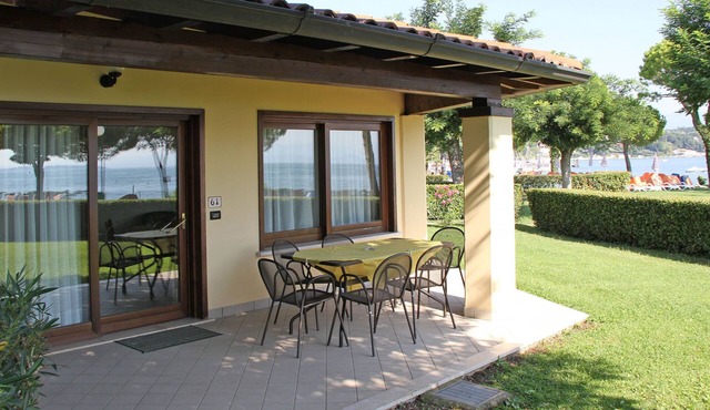 Front Lake Resort Le Corti del Lago by Interhome