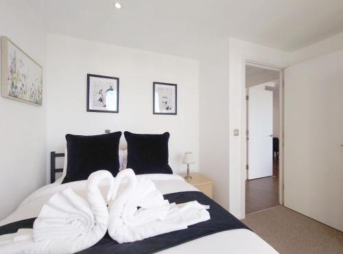 Fully Serviced Two Bed Apartment by ExCeL & O2