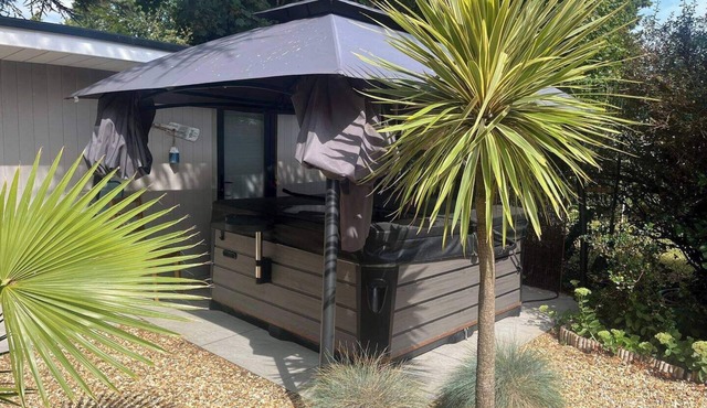 Garden Studio, private garden and amazing hot-tub