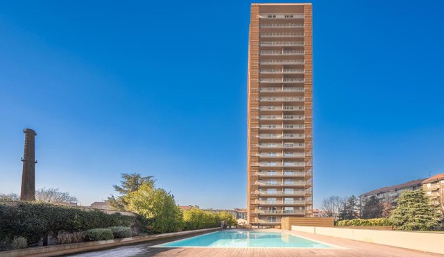 GiaxTower Gym Spa & Pool Oasis
