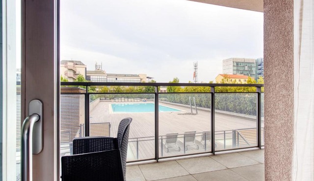 GiaxTower Gym Spa & Pool Romantic Pool View