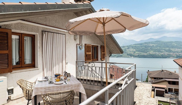 Gioia del Verde - space, terrace and lake view