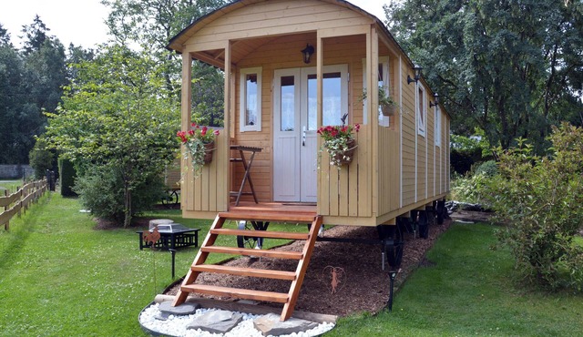 Gîte insolite 'La Bengali'. A trailer in the heart of nature.