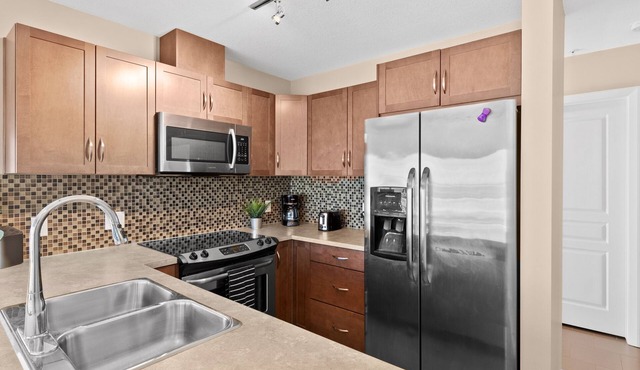 GLOBALSTAY.Unique 2Br 2BA Stampede, BMO view. Free Parking