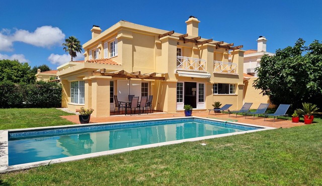 GOLF LOVERS PARADISE 4BR VILLA WITH POOL