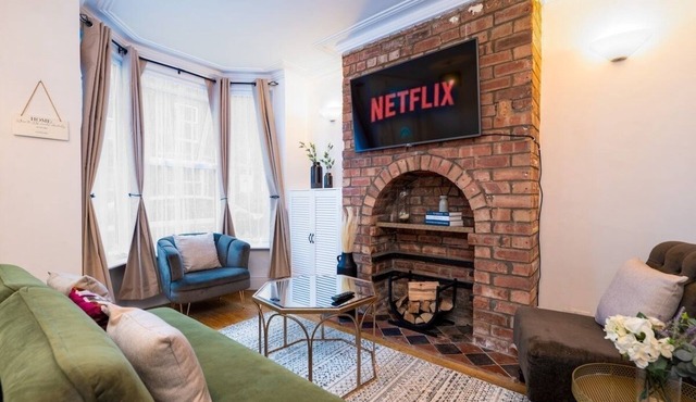 Gorgeous Home in Heart of Historic Lincoln
