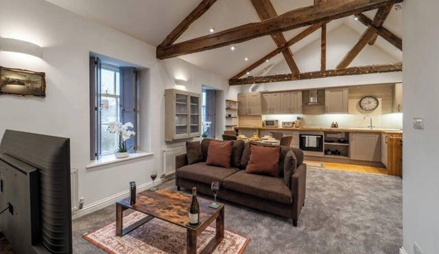 Grade II Listed Top Floor Flat in Central Banbury - Pass the Keys