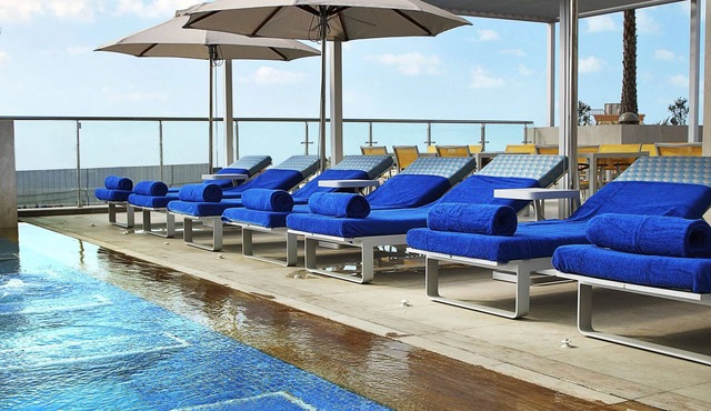 Grand Cosmopolitan Hotel