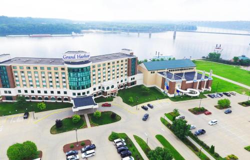 Grand Harbor Resort