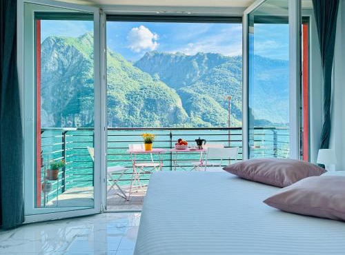 Grand View Como Lake Apartment