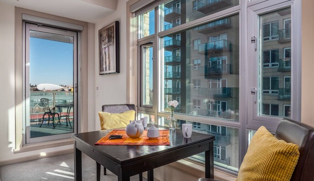 Great Location! Stunning DT Condo 2min→Stampede