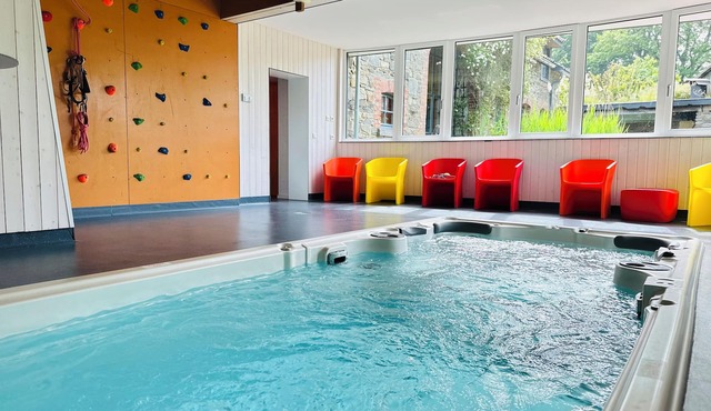 Group house with a pool & climbing wall (incl)