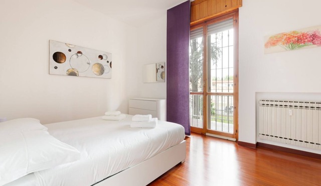 GuestHost - APT with terrace in Milan- Greco Pirelli!