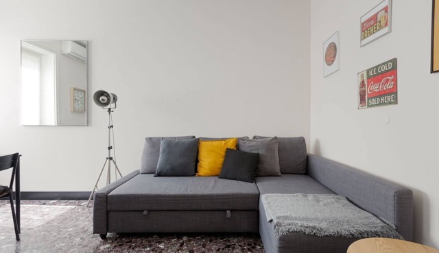 GuestHost - Cozy Apt in Mudec/Via Tortona area!