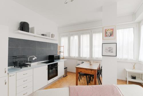 GuestHost - Milano Bright Apartment with parking