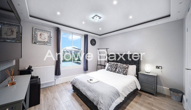Hackney Suites - Double En-suite Room (G3)