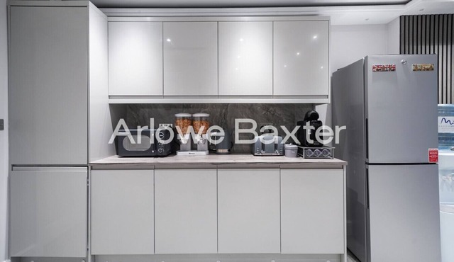 Hackney Suites - Double En-suite Room (B1)