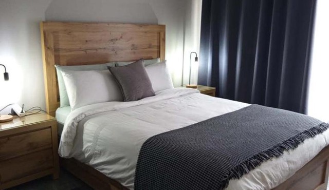 Hantam Suites