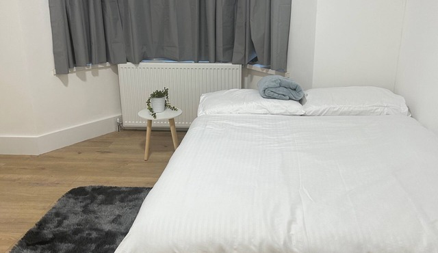 Harrow Haven - Sleeps 5 & Free parking
