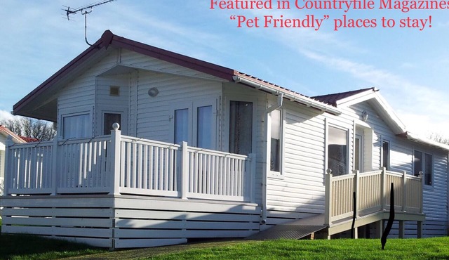 Harvey’s Hideaway Lodge - 6Berth(Superior), Child & Pet Friendly, Private Beach