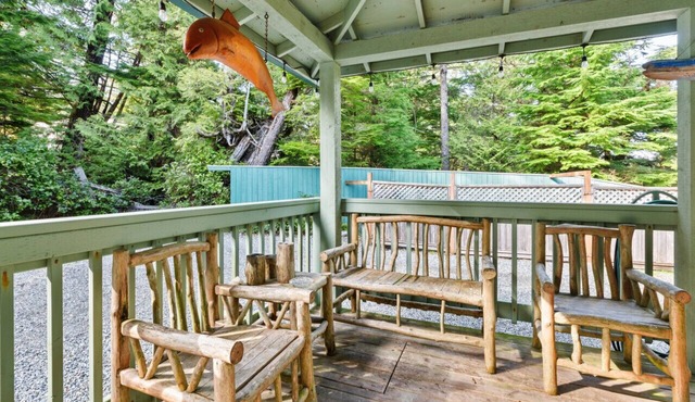 Hearth & Cove | Cabin w/Water Access & Hot Tub