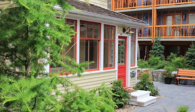 Heritage House near Centre | Rooftop Hot Pools
